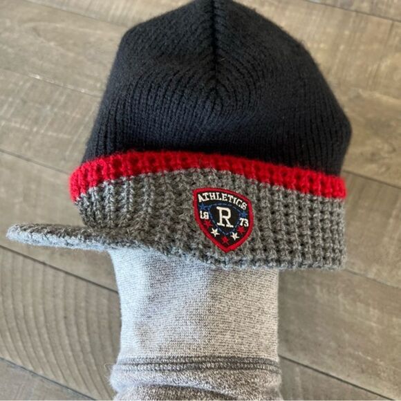 Roots Knitted Beanie Baseball Cap Black Gray With Red Stripes One Size - Picture 1 of 5